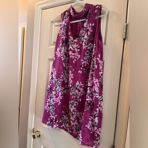 Beautiful Floral Dress by White House / Black Market in Size 14.